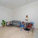 Bright Apartment Rakowiecka Near Pole Mokotowskie By Noclegi Renters